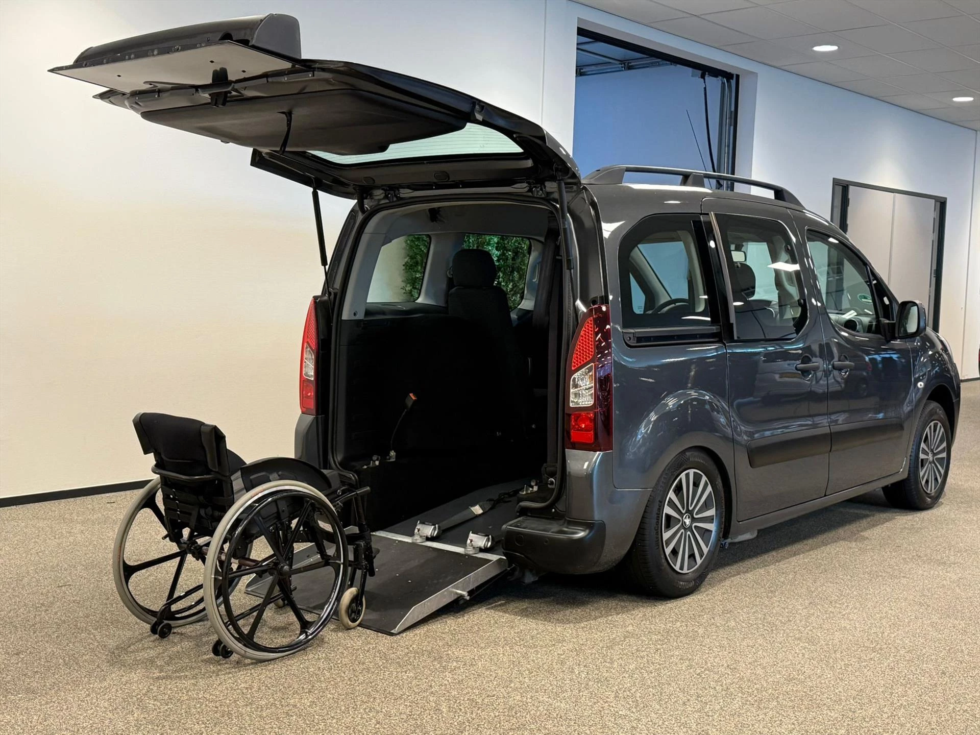 Hoofdafbeelding Peugeot Partner