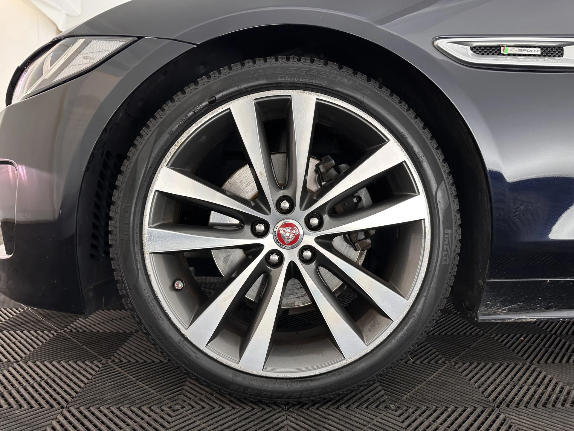 Hoofdafbeelding Jaguar XE