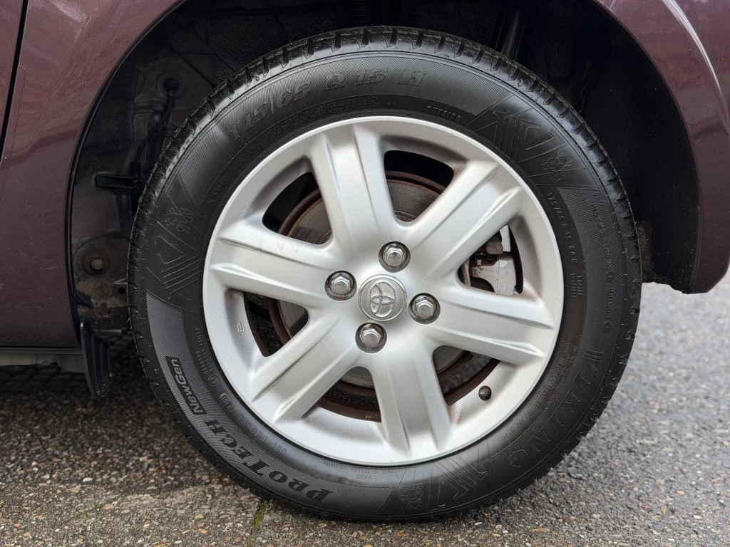 Hoofdafbeelding Toyota iQ