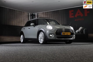 Hoofdafbeelding MINI Cooper Mini Mini 1.5 Cooper Chili 5 Deurs / AUT / Navi / Camera / Cruise Control / Open Pano / Led / Pdc / 17 Inch