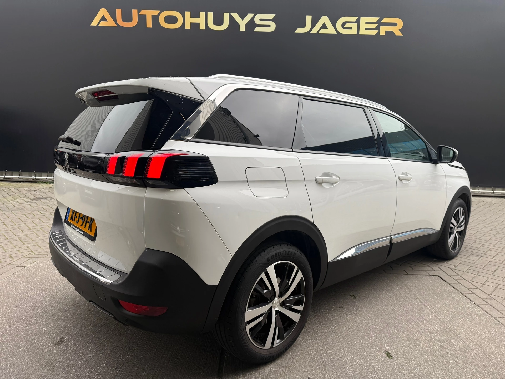 Hoofdafbeelding Peugeot 5008