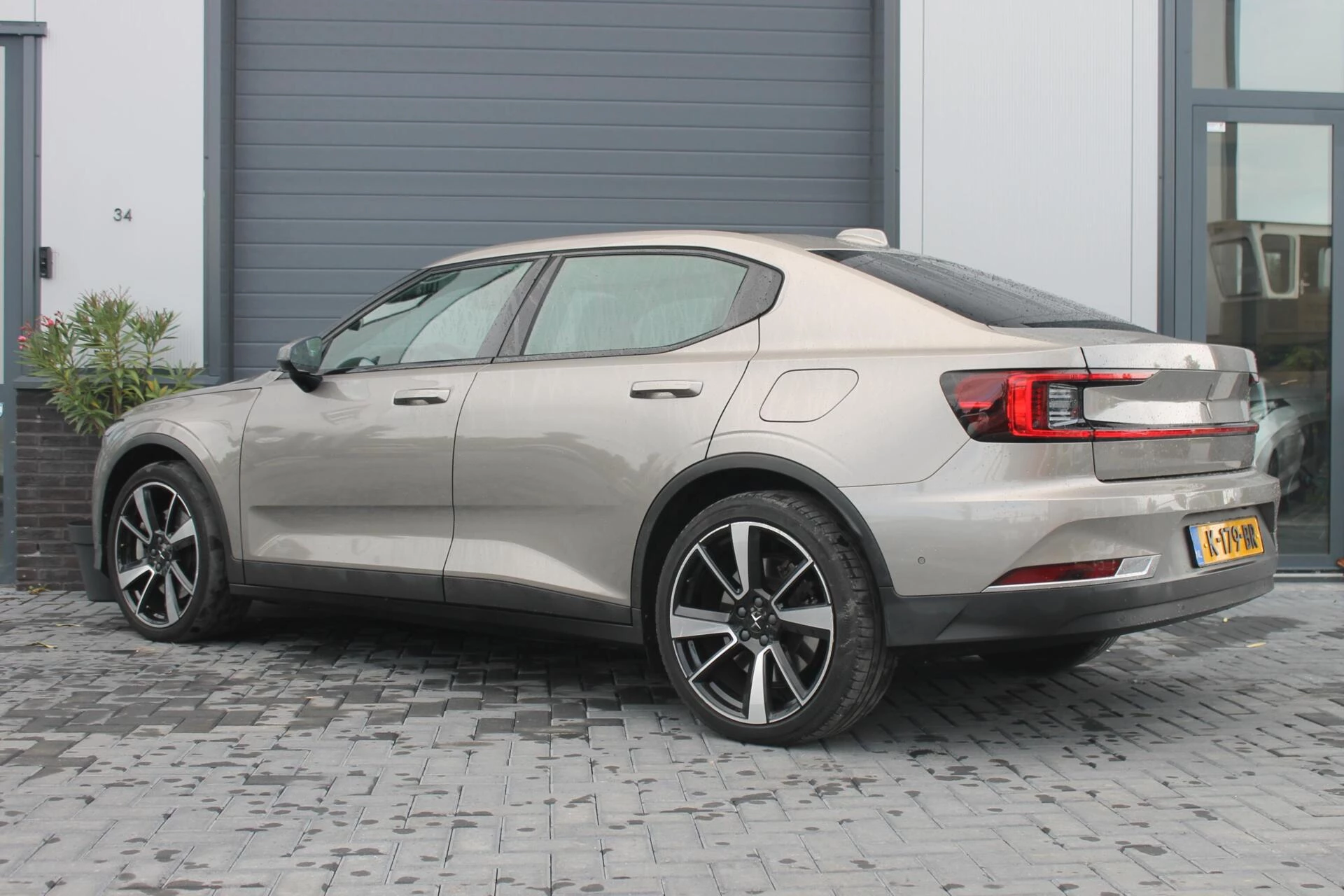 Hoofdafbeelding Polestar 2