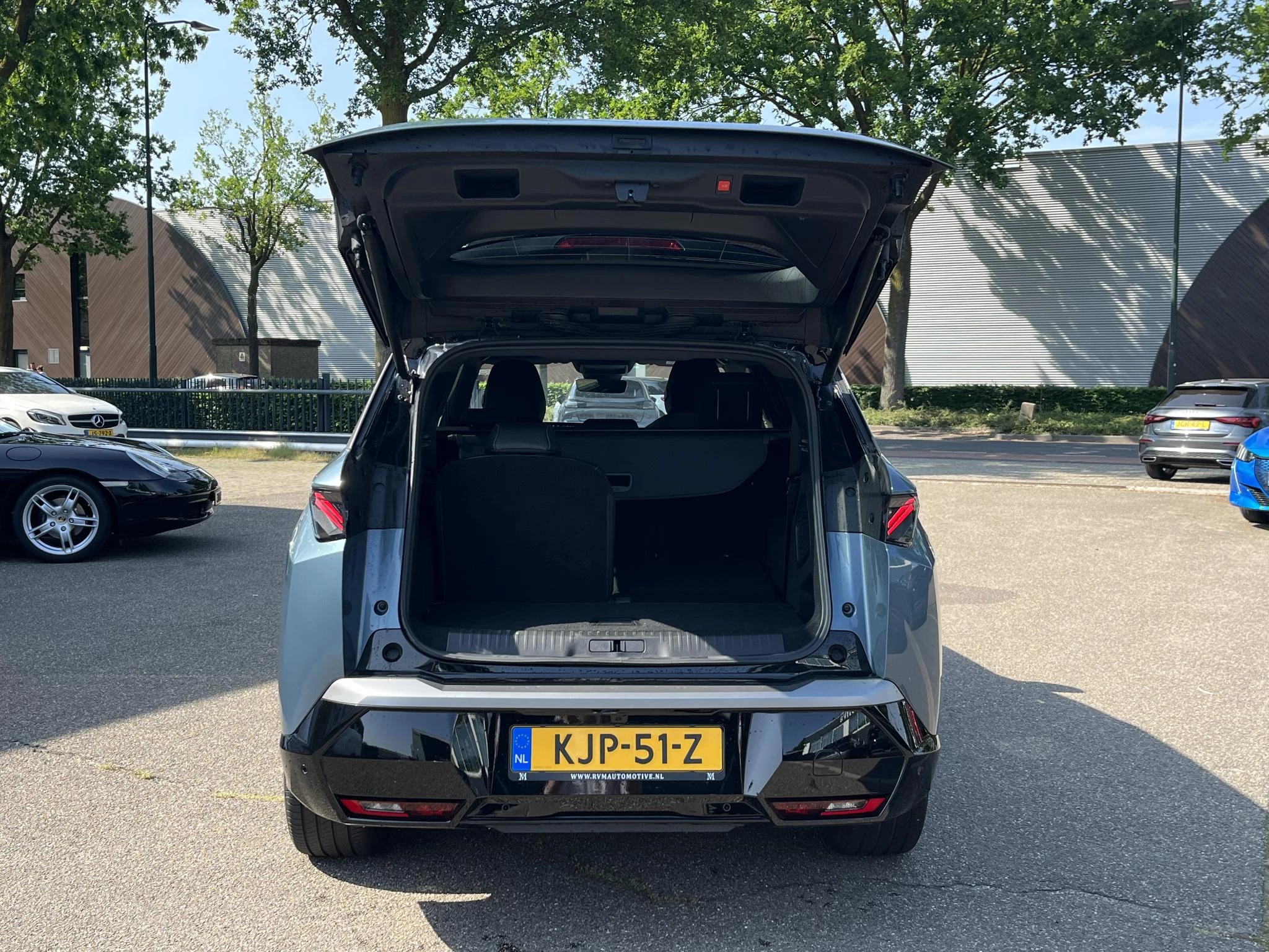 Hoofdafbeelding Peugeot e-5008