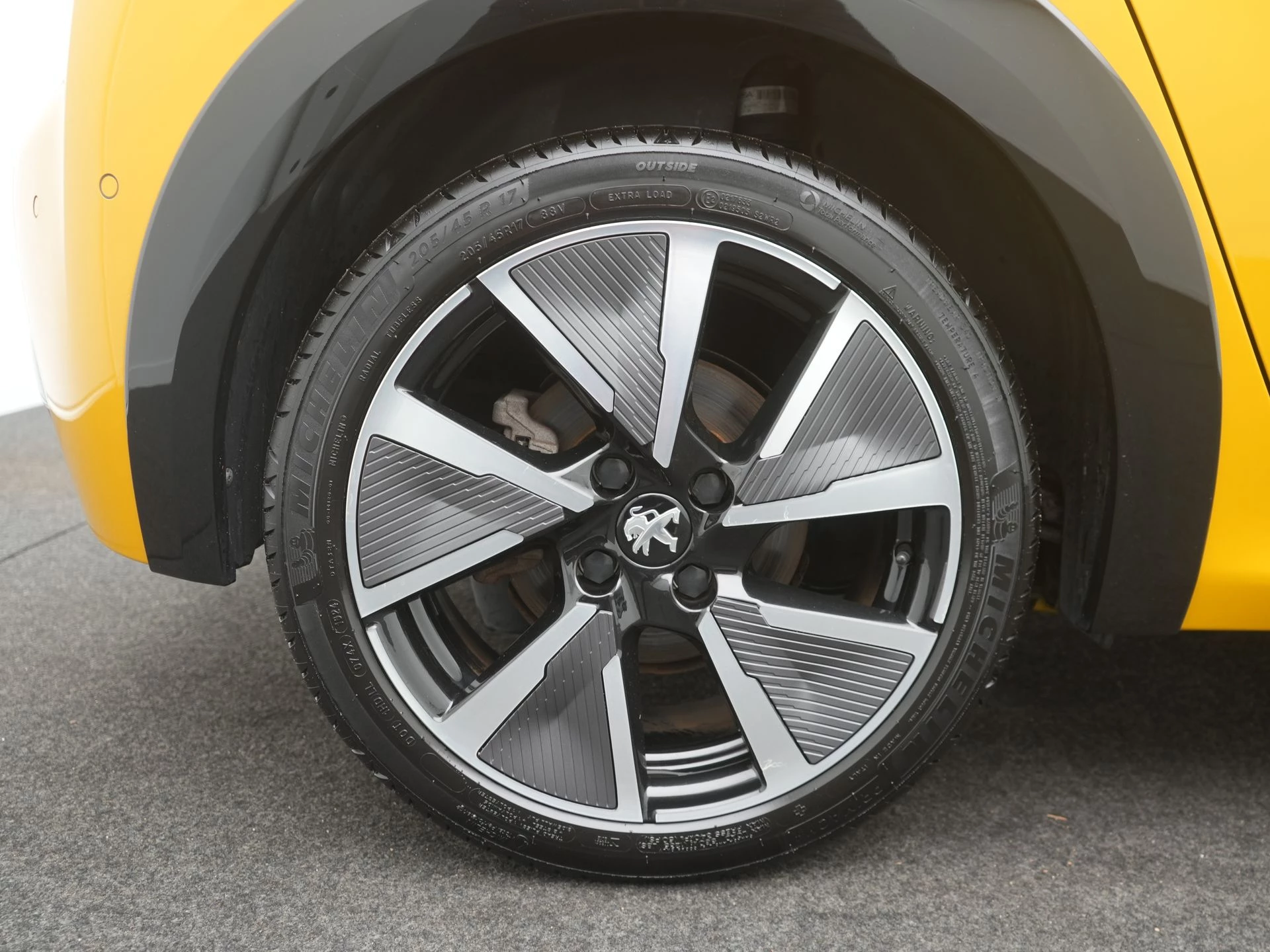 Hoofdafbeelding Peugeot e-208