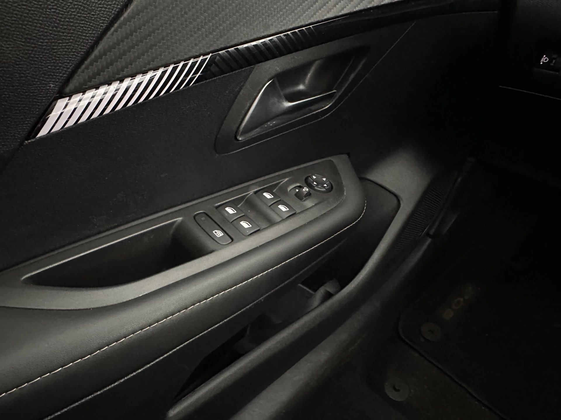 Hoofdafbeelding Peugeot e-208