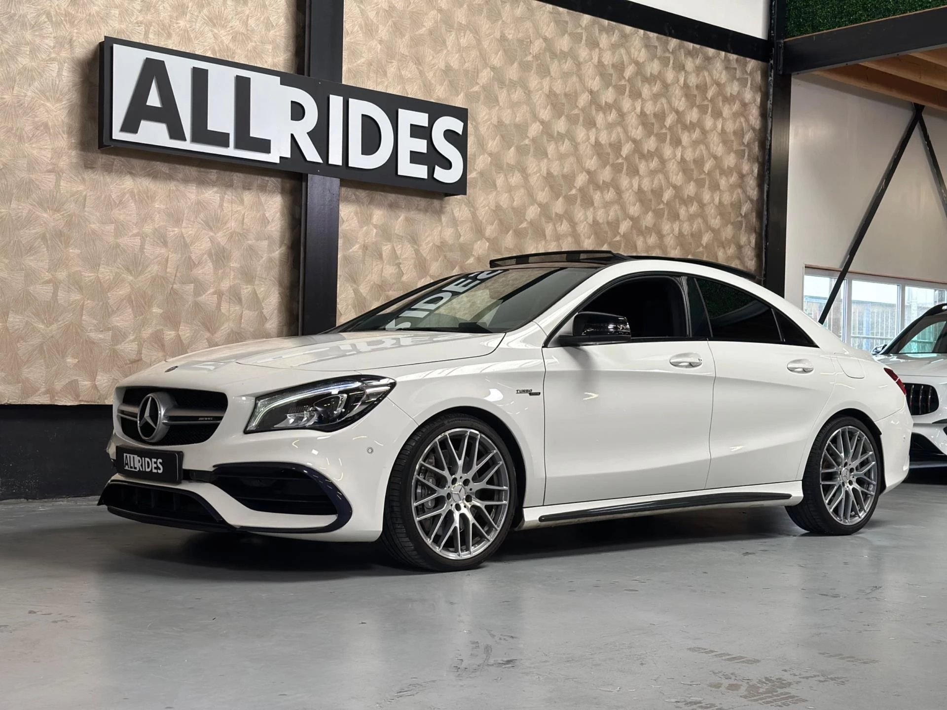 Hoofdafbeelding Mercedes-Benz CLA