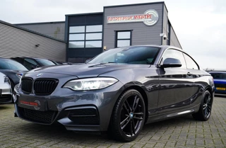 BMW 2-serie Coupé 218i High Executive | M-pakket | Luxe Leder | Facelift LCI | 6 Bak UNIEK handgeschakeld | Camera | Adaptive LED
