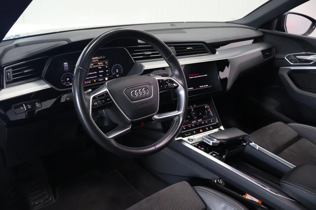 Hoofdafbeelding Audi e-tron