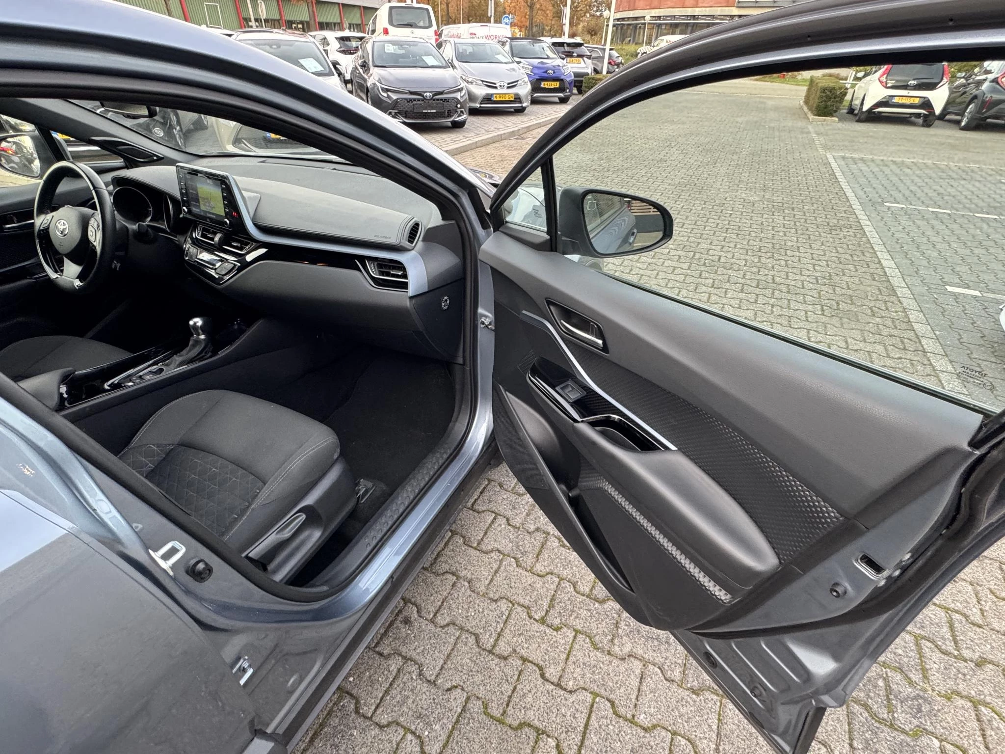 Hoofdafbeelding Toyota C-HR