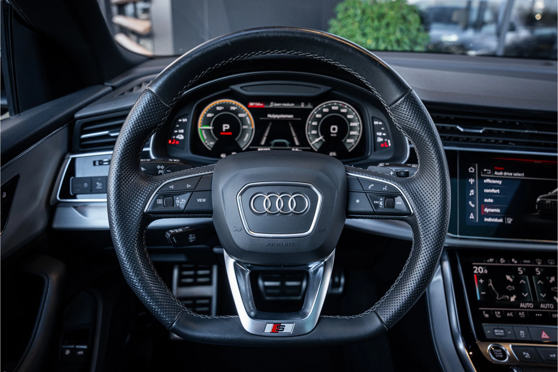 Hoofdafbeelding Audi Q8