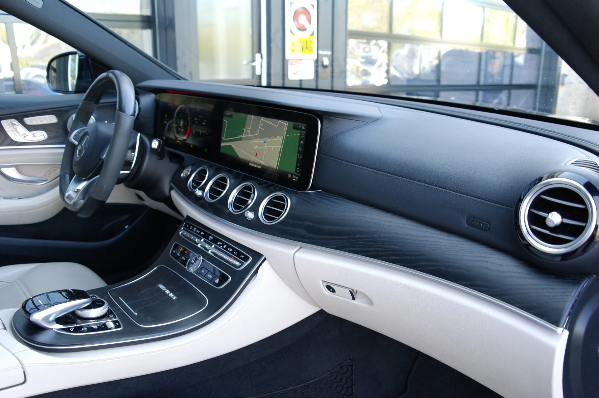 Hoofdafbeelding Mercedes-Benz E-Klasse