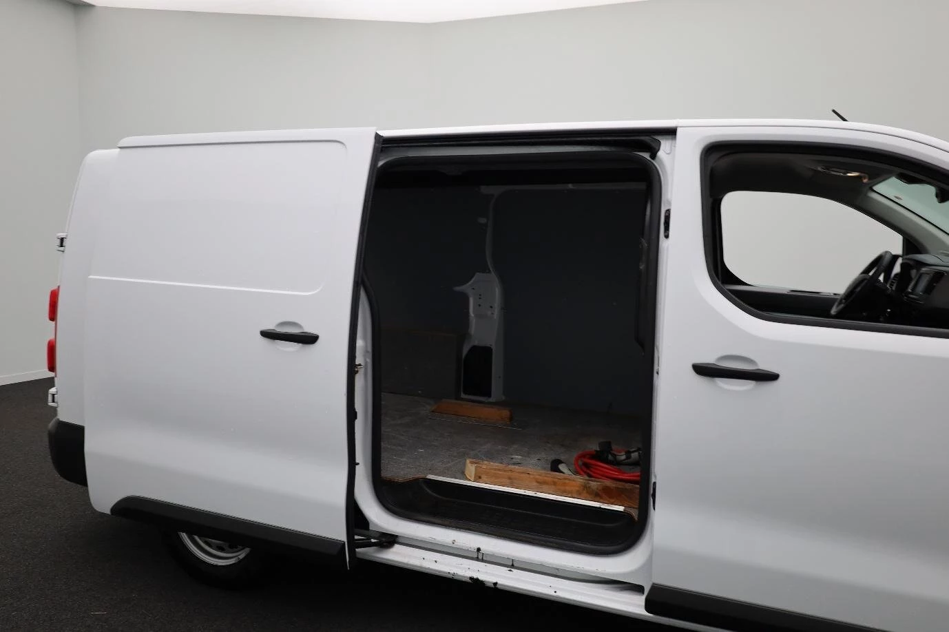 Hoofdafbeelding Peugeot e-Expert
