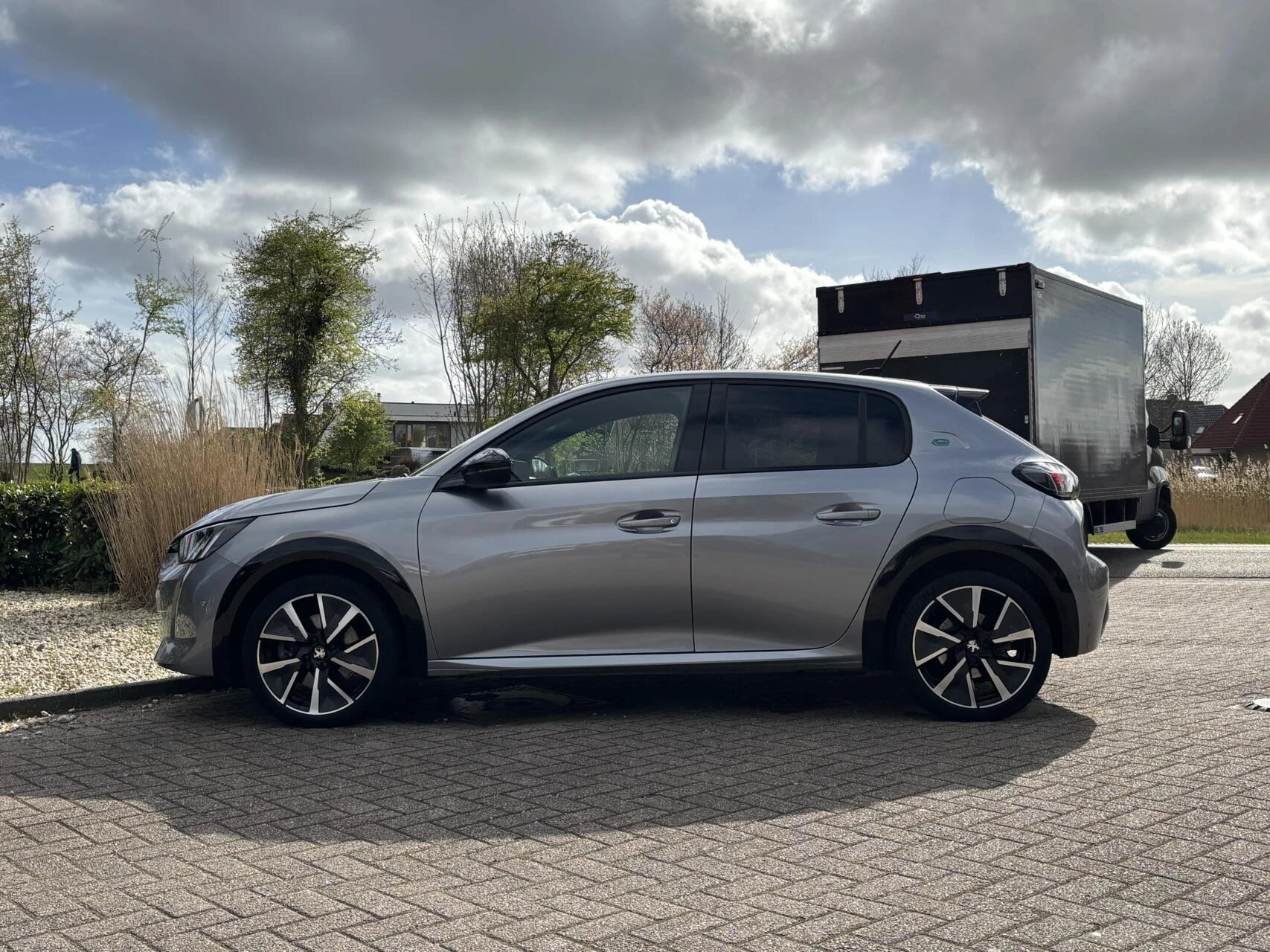 Hoofdafbeelding Peugeot e-208