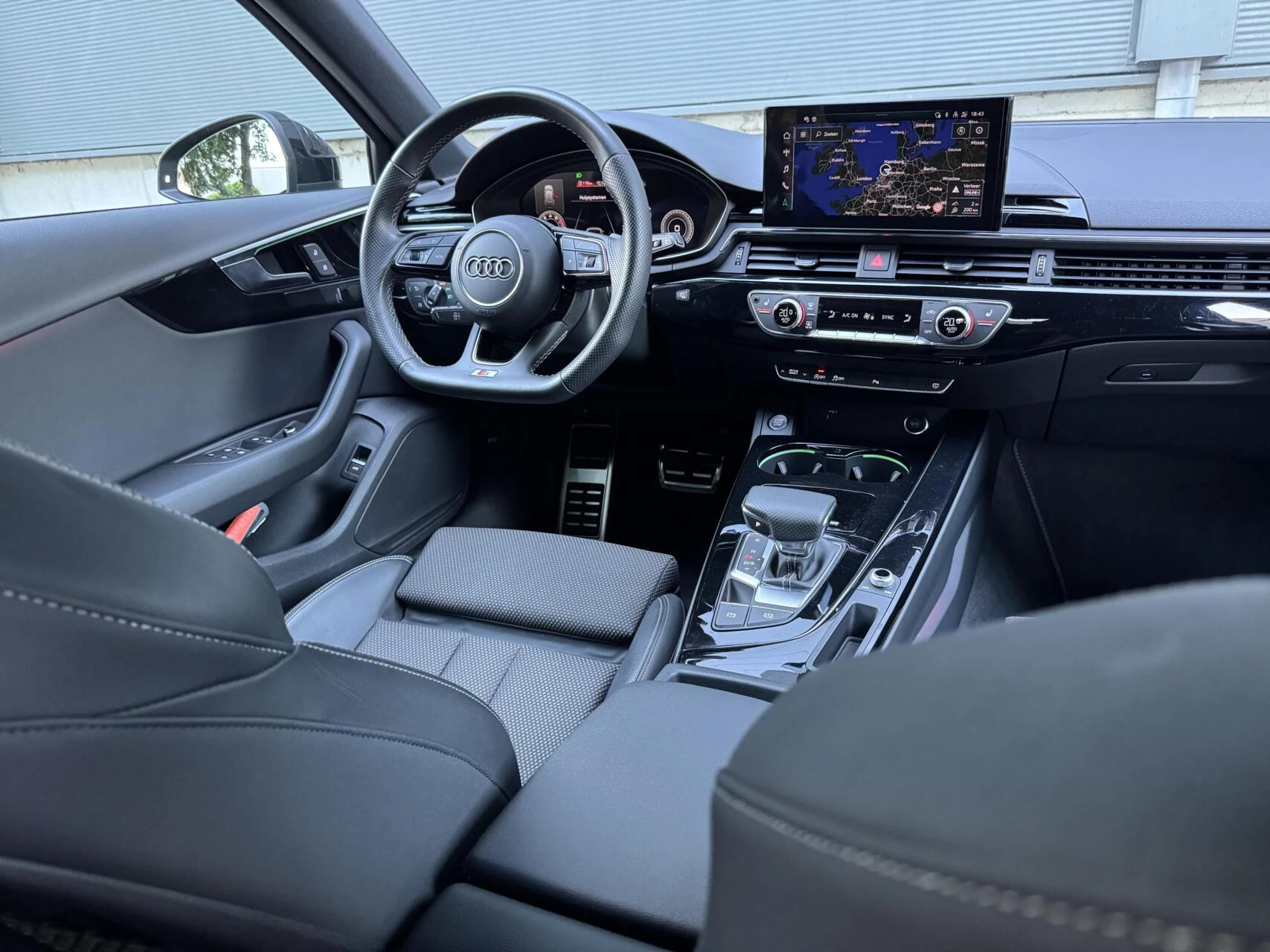 Hoofdafbeelding Audi A4