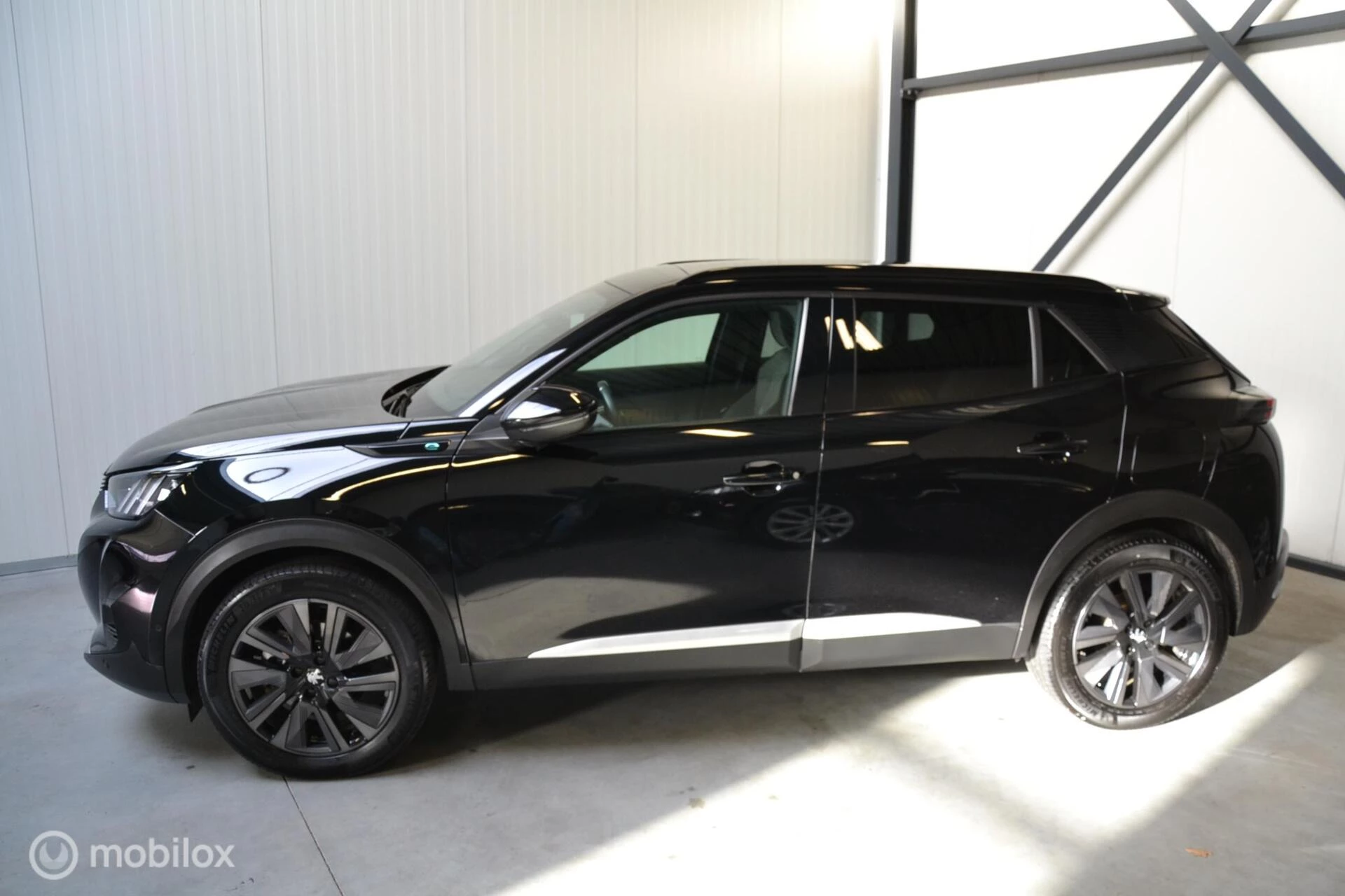 Hoofdafbeelding Peugeot e-2008