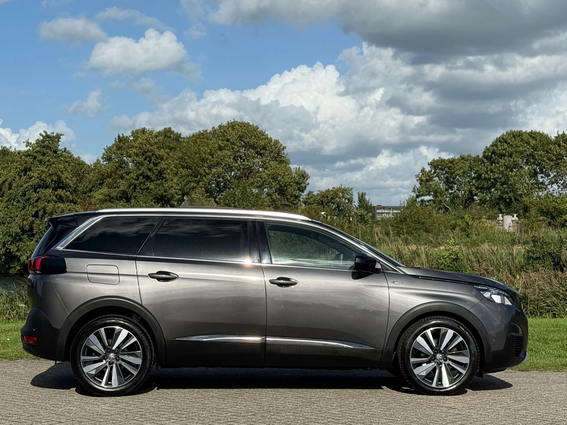 Hoofdafbeelding Peugeot 5008