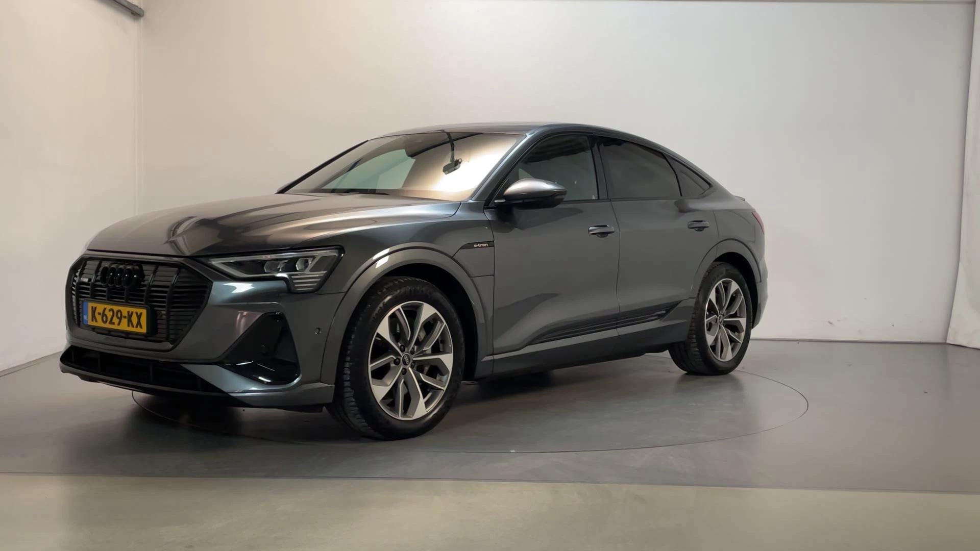 Hoofdafbeelding Audi e-tron