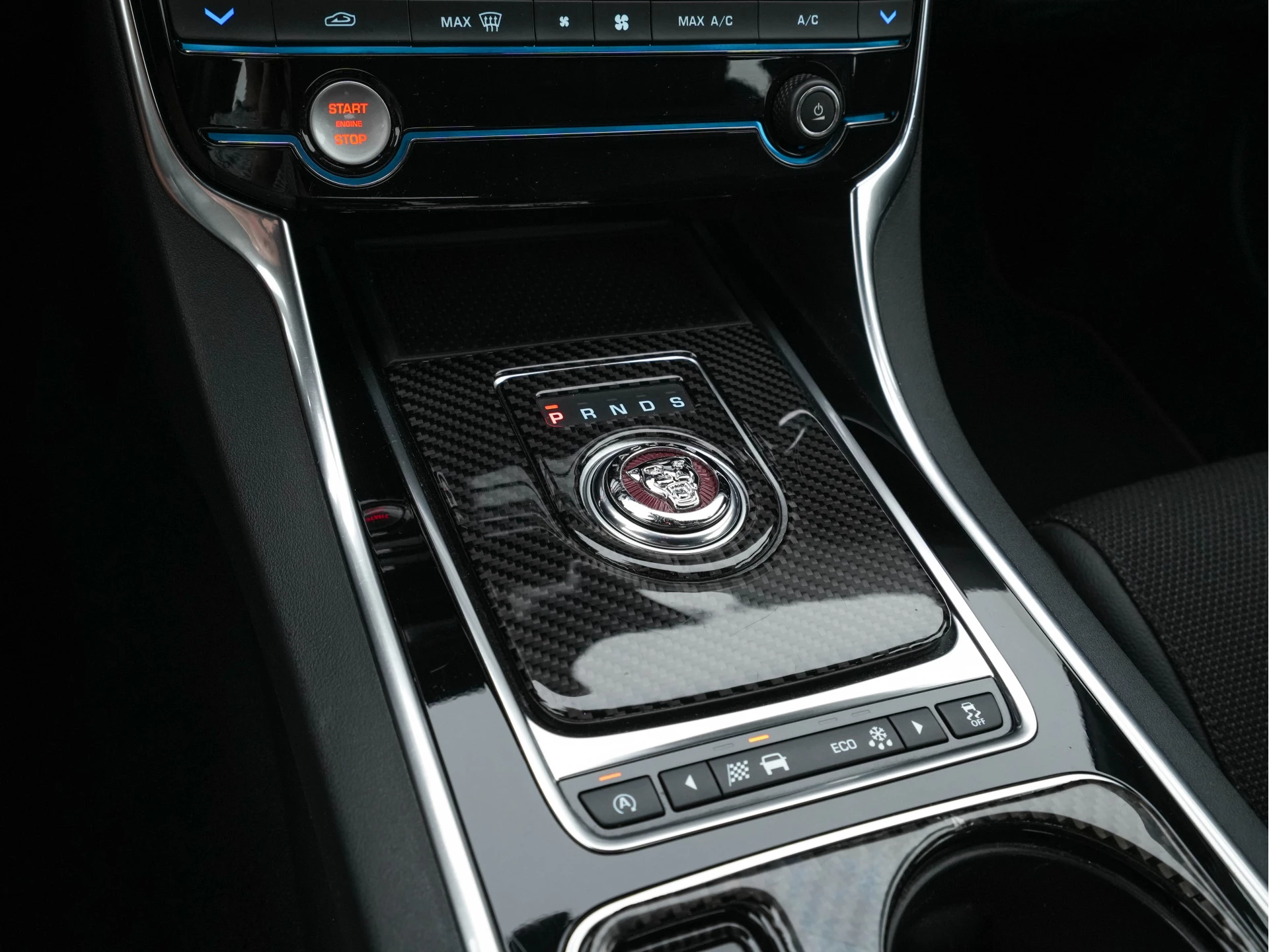 Hoofdafbeelding Jaguar XE