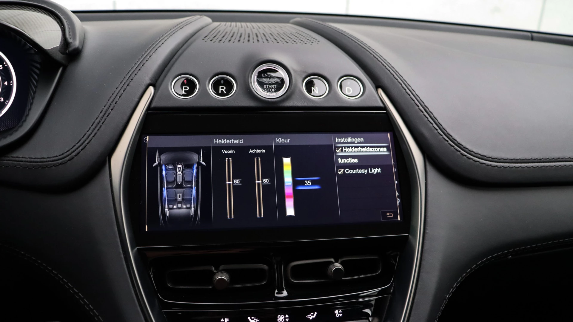 Hoofdafbeelding Aston Martin DBX