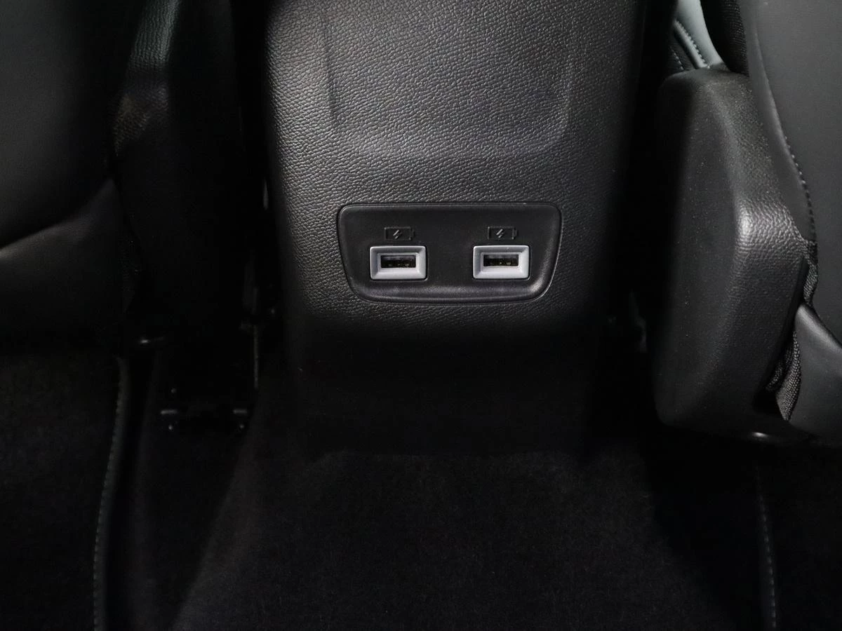 Hoofdafbeelding Peugeot e-2008