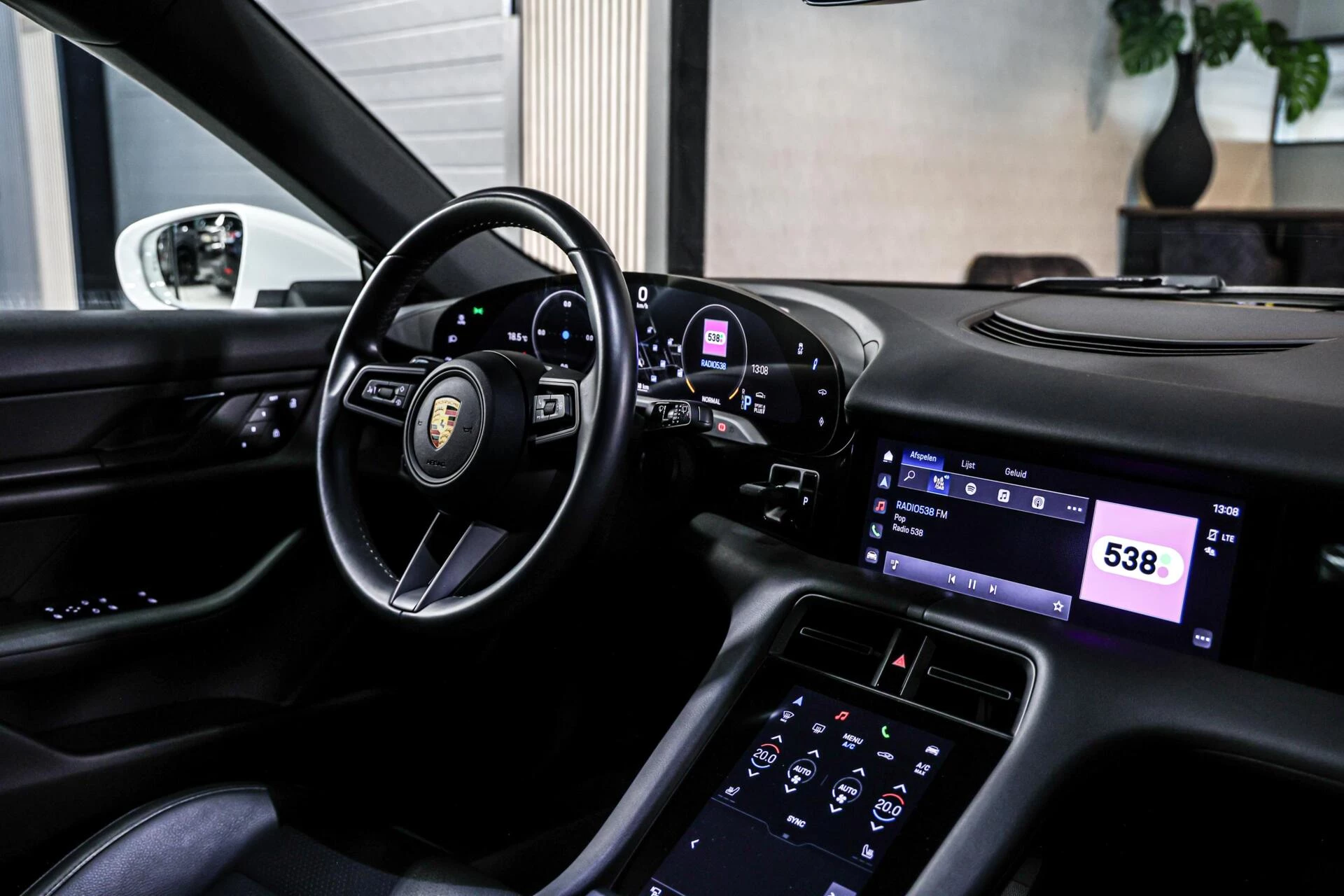 Hoofdafbeelding Porsche Taycan