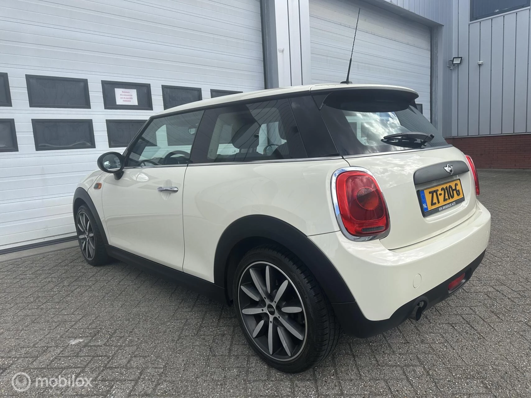Hoofdafbeelding MINI One