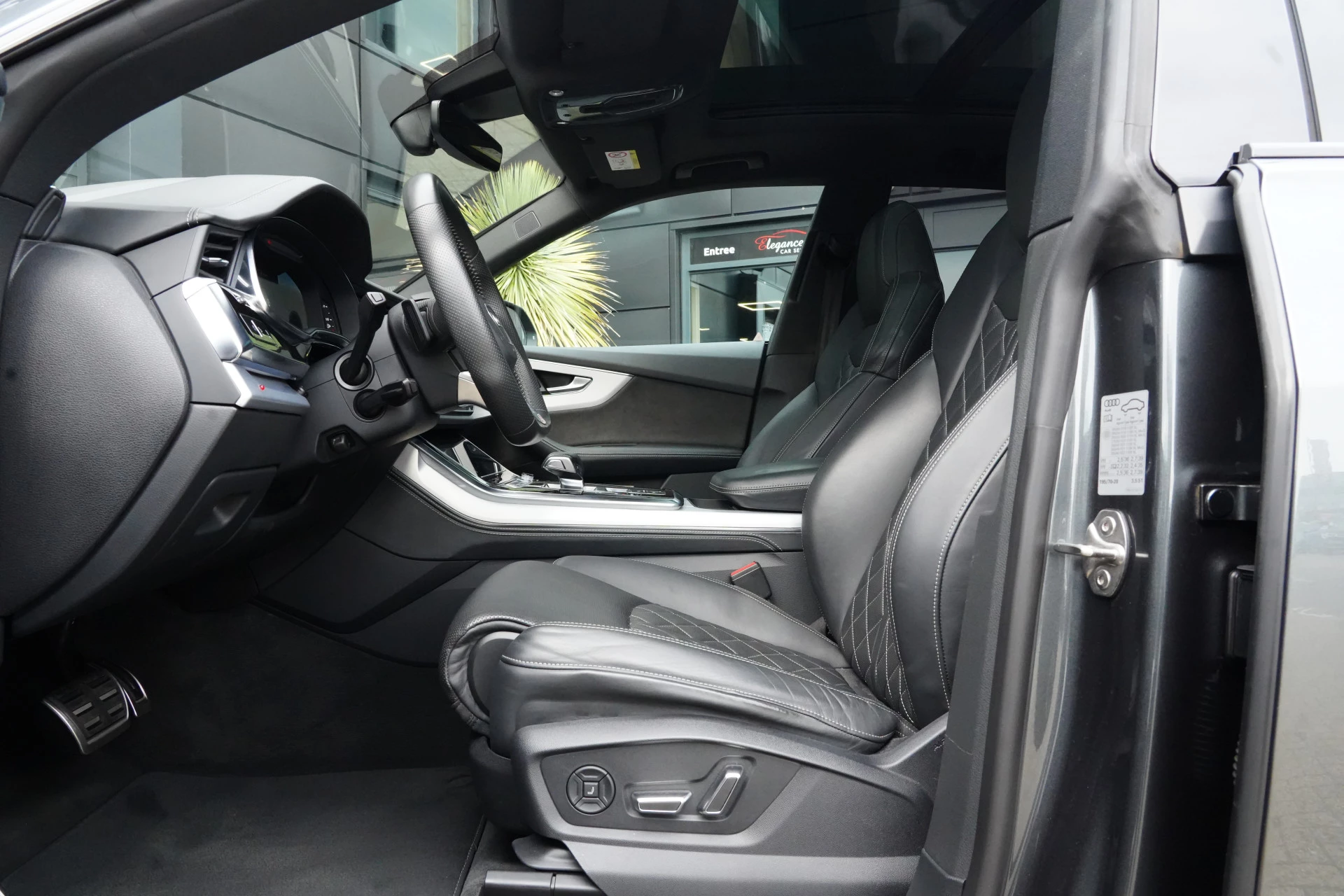 Hoofdafbeelding Audi Q8