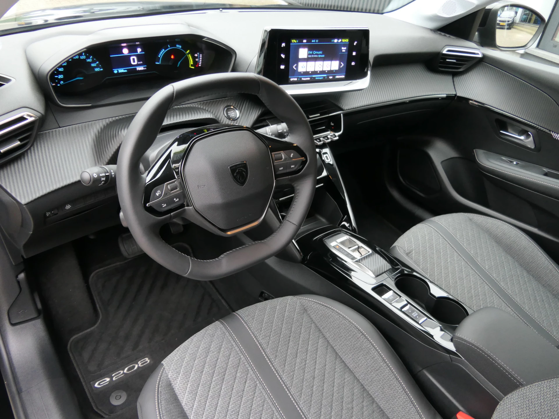 Hoofdafbeelding Peugeot e-208