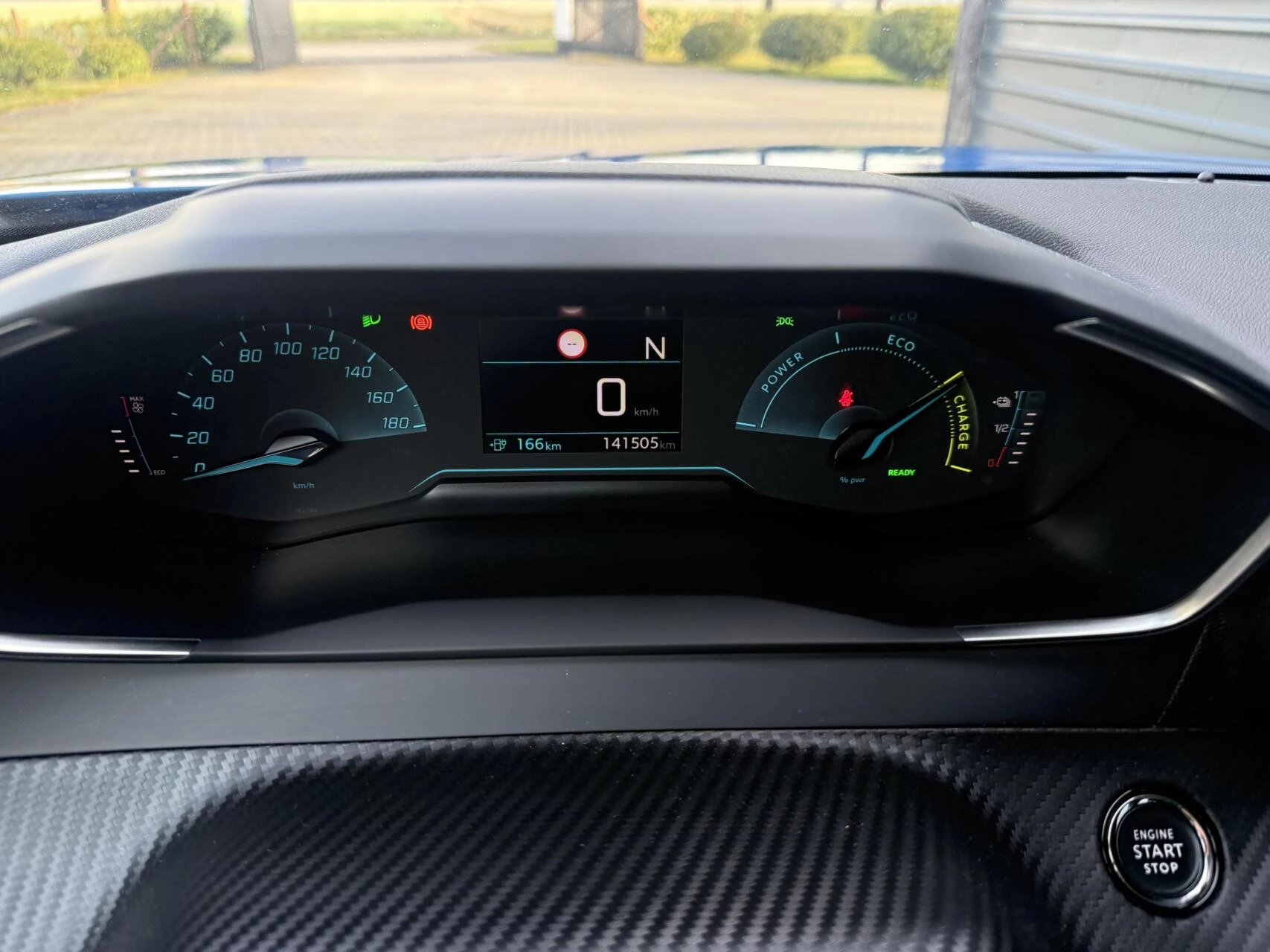 Hoofdafbeelding Peugeot e-2008