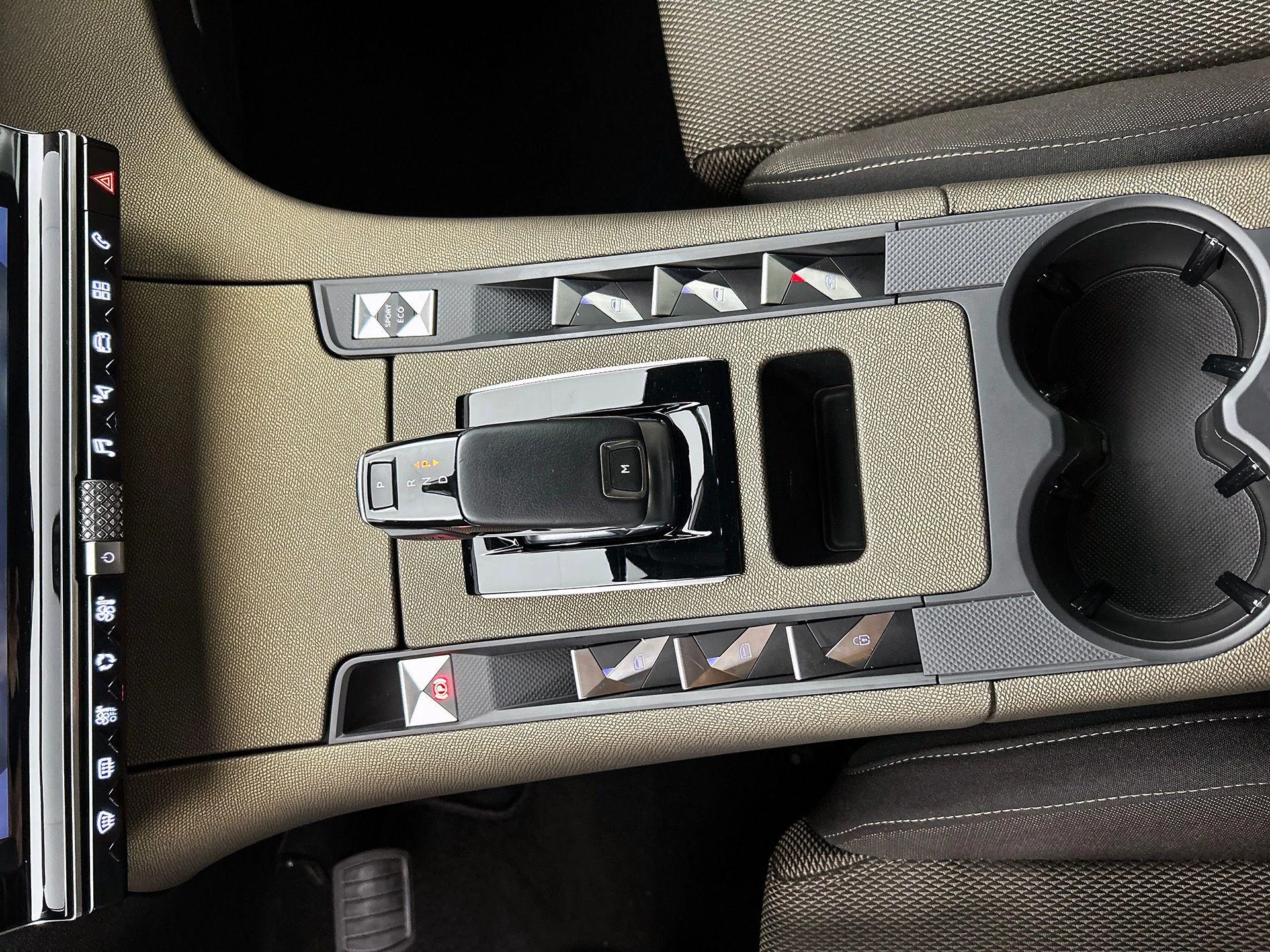 Hoofdafbeelding DS DS 7