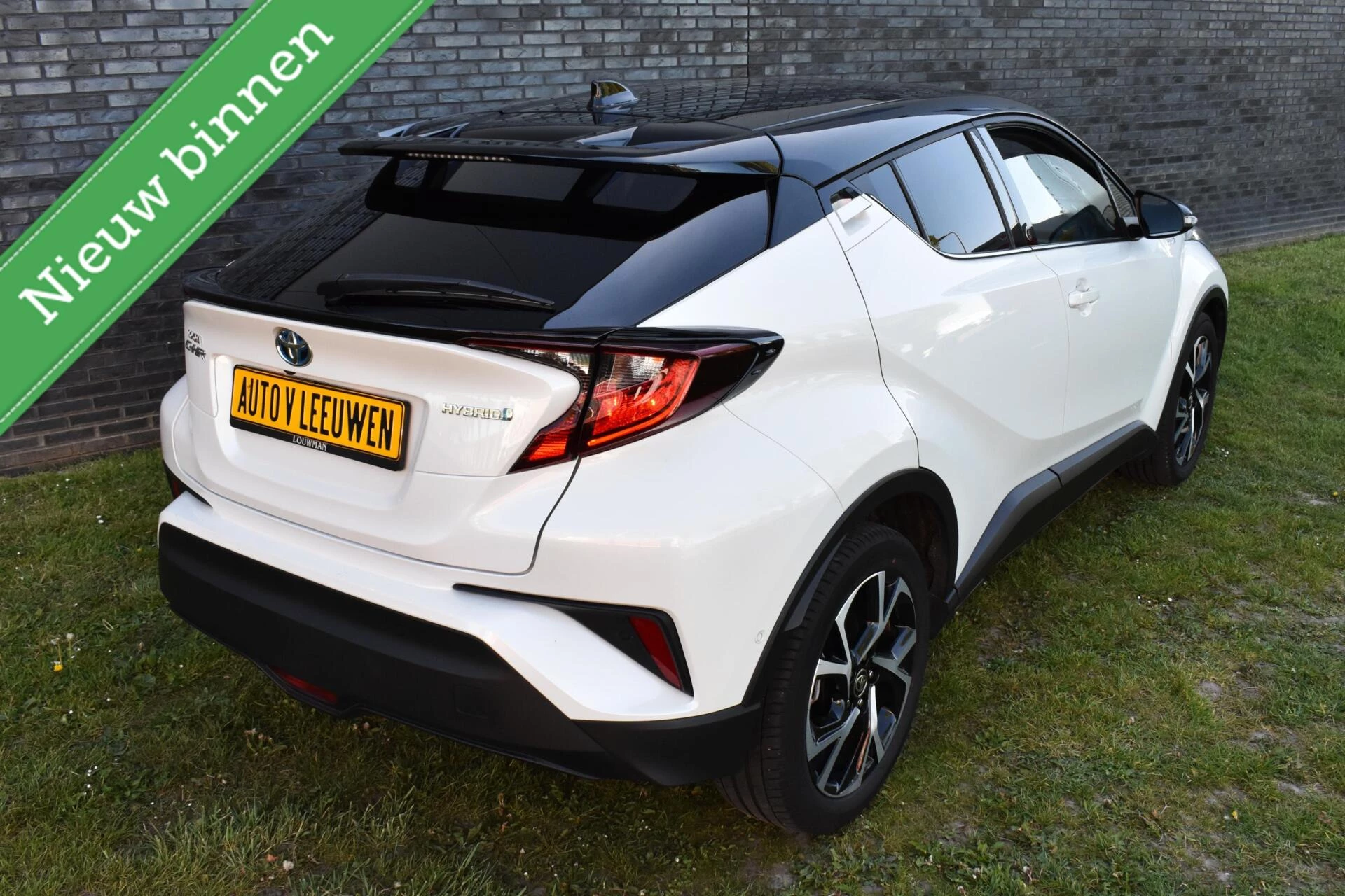 Hoofdafbeelding Toyota C-HR