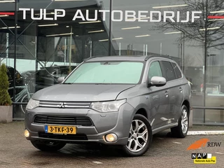 Mitsubishi Outlander 2.0 PHEV Instyle Lees tekst!