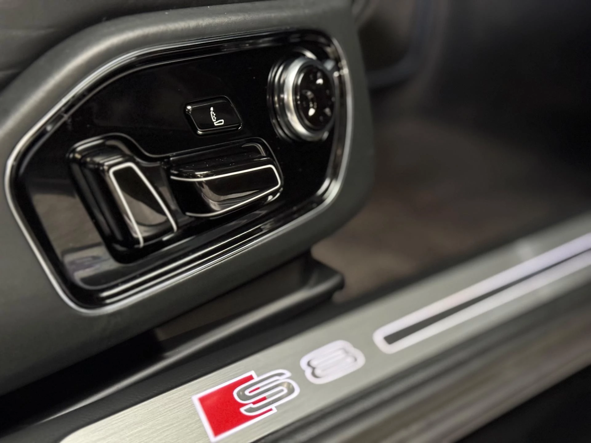 Hoofdafbeelding Audi S8