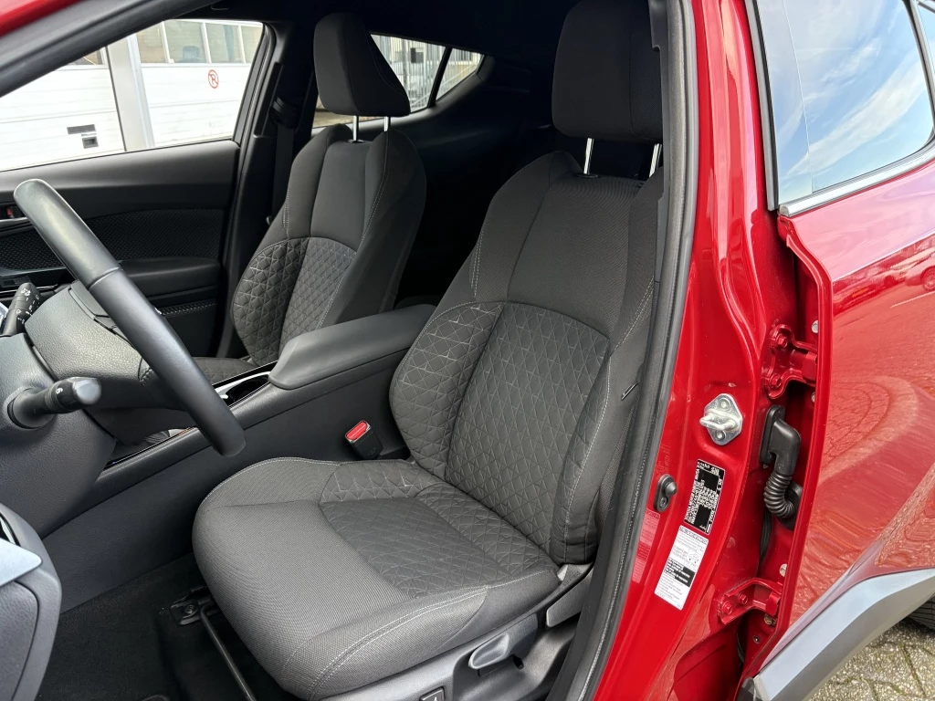 Hoofdafbeelding Toyota C-HR