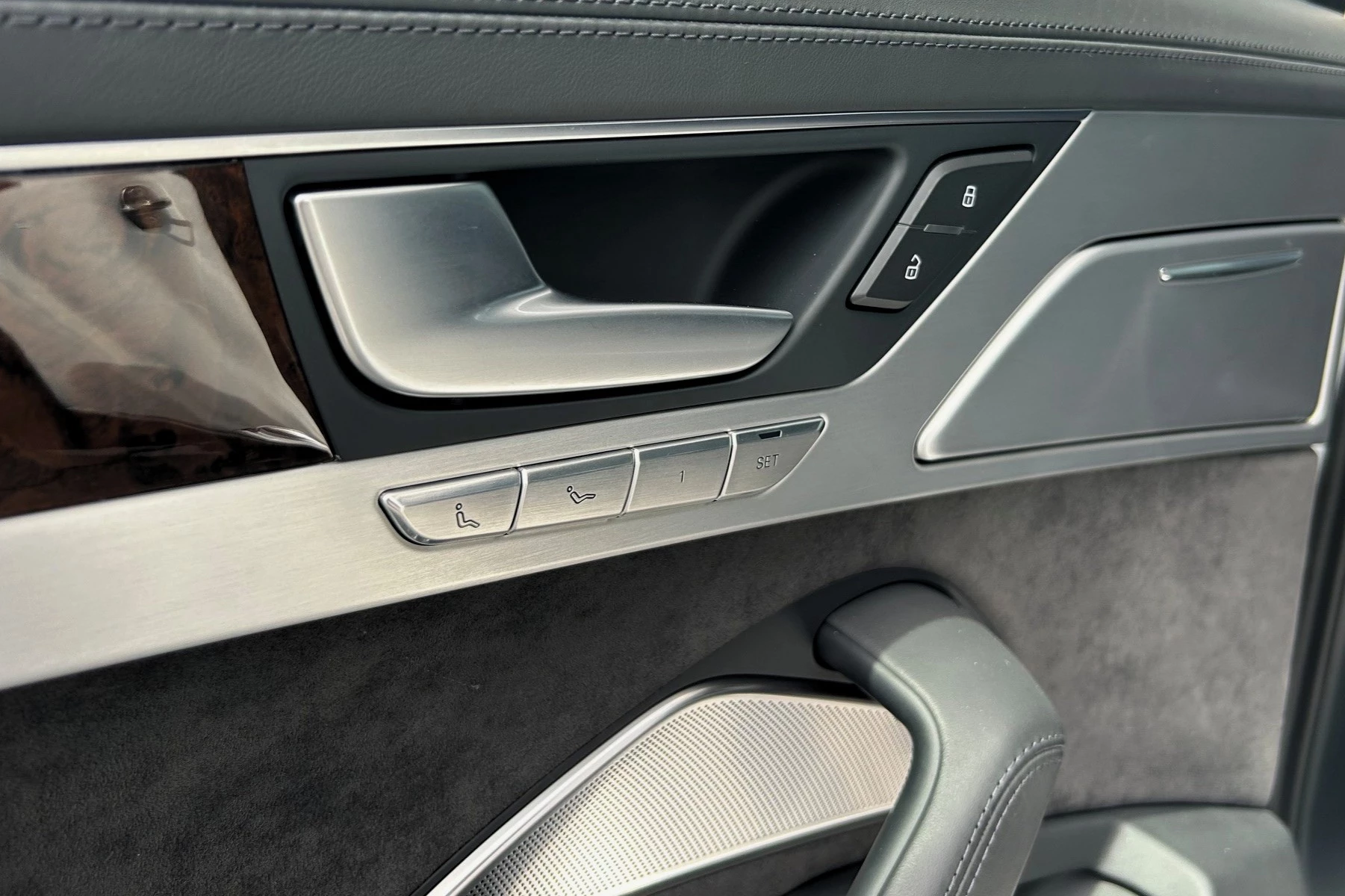Hoofdafbeelding Audi A8
