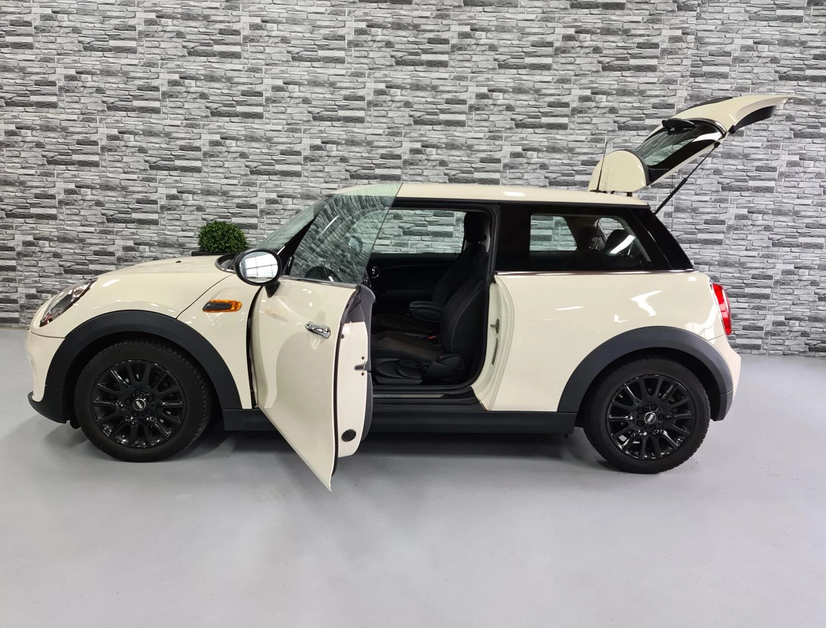 Hoofdafbeelding MINI One