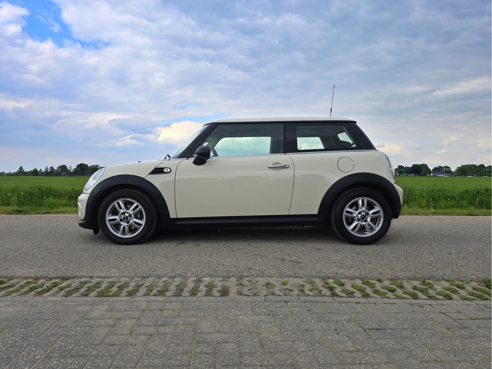 Hoofdafbeelding MINI One