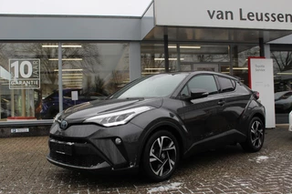Hoofdafbeelding Toyota C-HR Toyota C-HR 1.8 HYBRID DYNAMIC STOELVERW. DODEHOEKDETECTIE KEYLESS LED KOPLAMPEN PARK.SENSOREN V+A