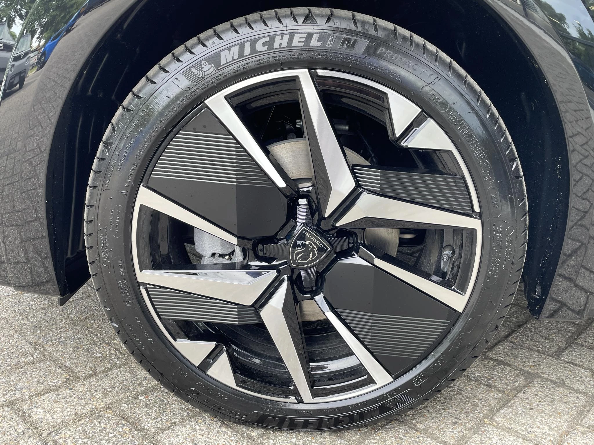 Hoofdafbeelding Peugeot e-208