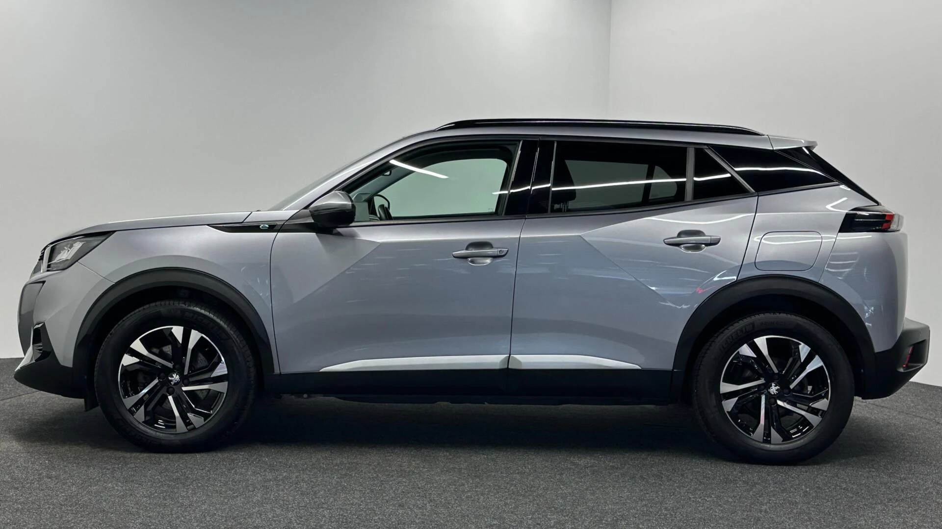 Hoofdafbeelding Peugeot e-2008