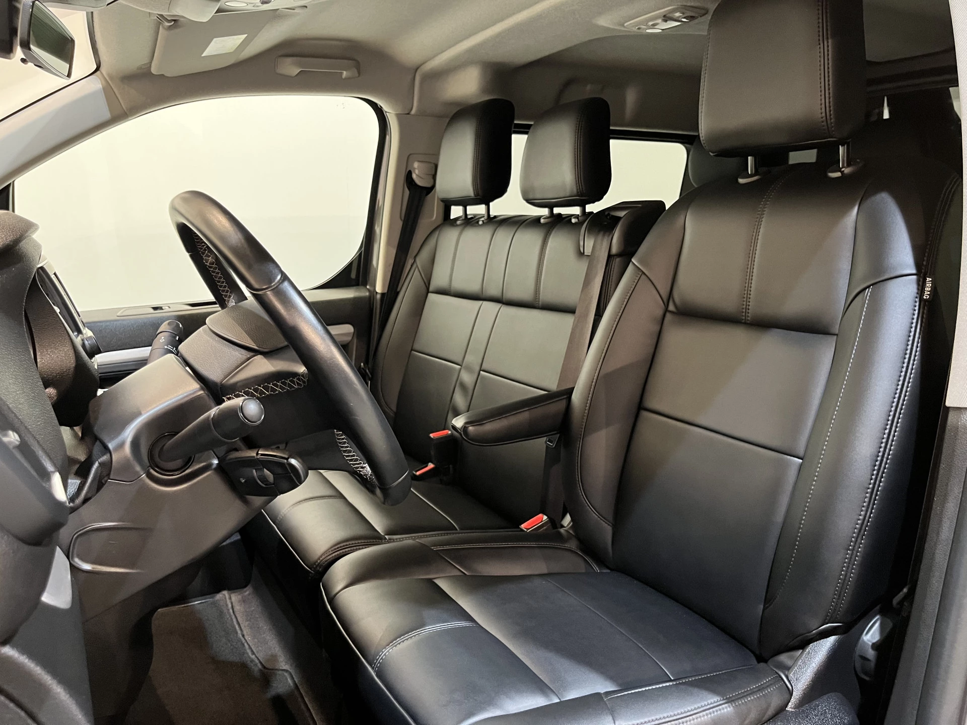 Hoofdafbeelding Peugeot e-Expert