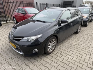 Toyota Auris 1.8 Hybrid Lease+