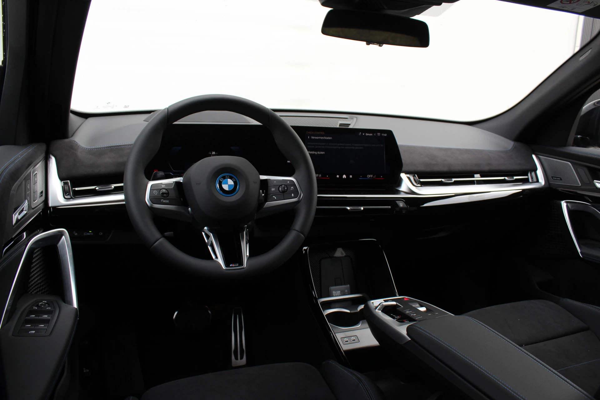 Hoofdafbeelding BMW iX2