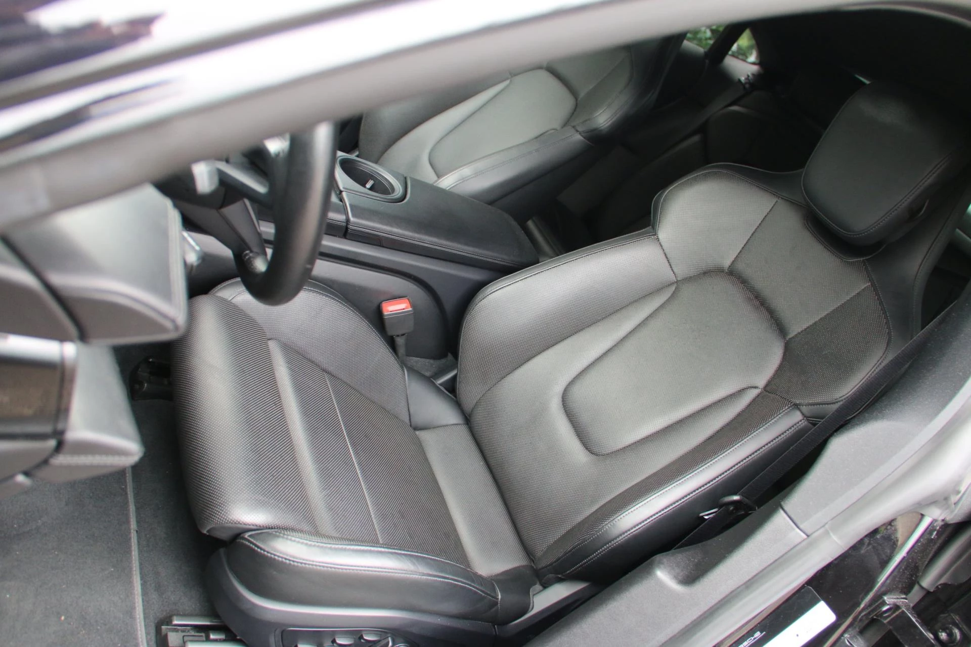 Hoofdafbeelding Porsche Taycan