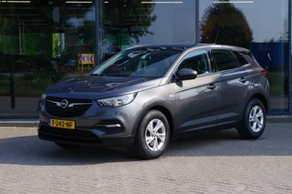 Opel Grandland X 1.2 Turbo 131 PK Business Executive, Panoramadak, Cruise Control, Winterpakket
