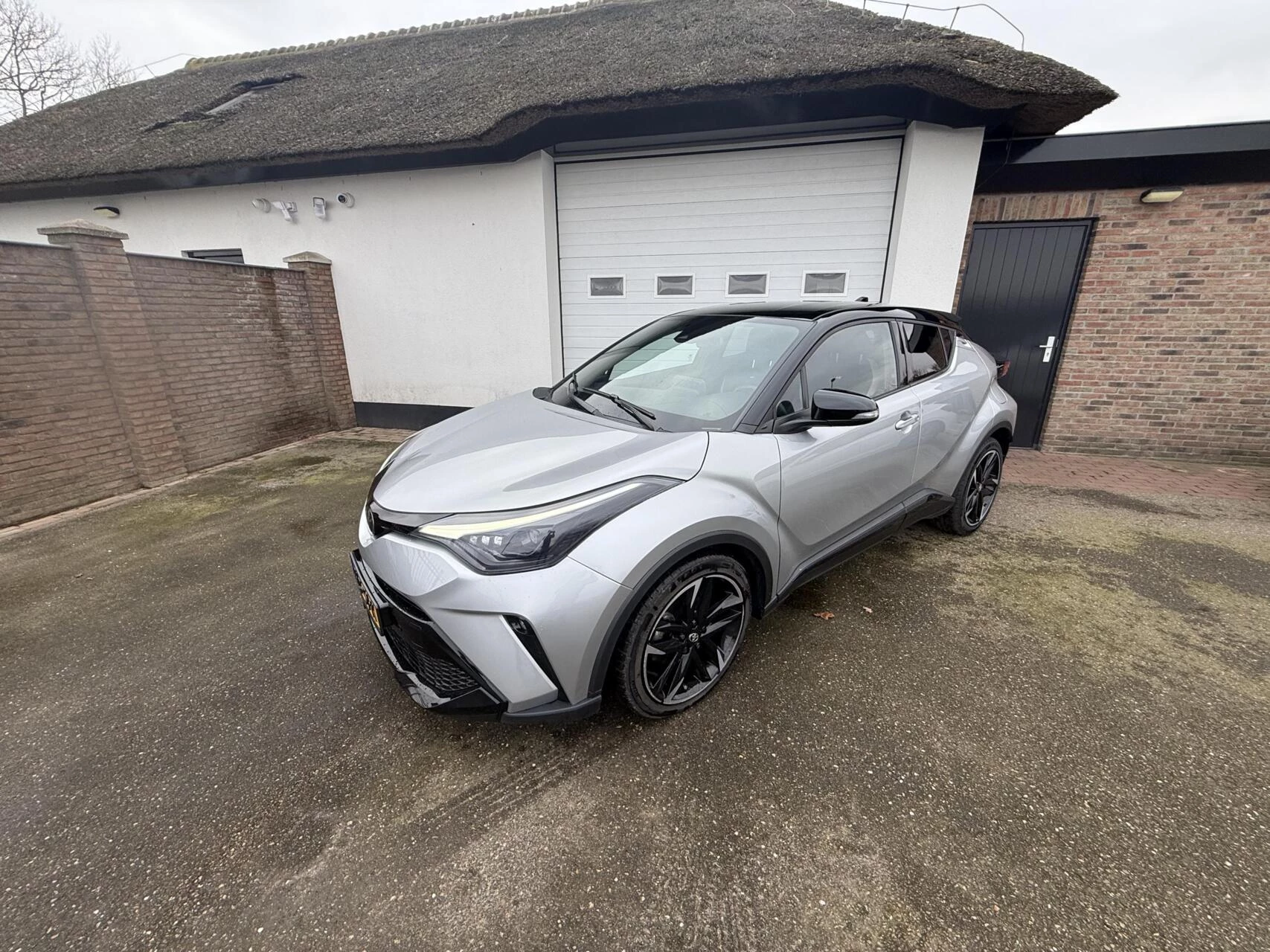 Hoofdafbeelding Toyota C-HR