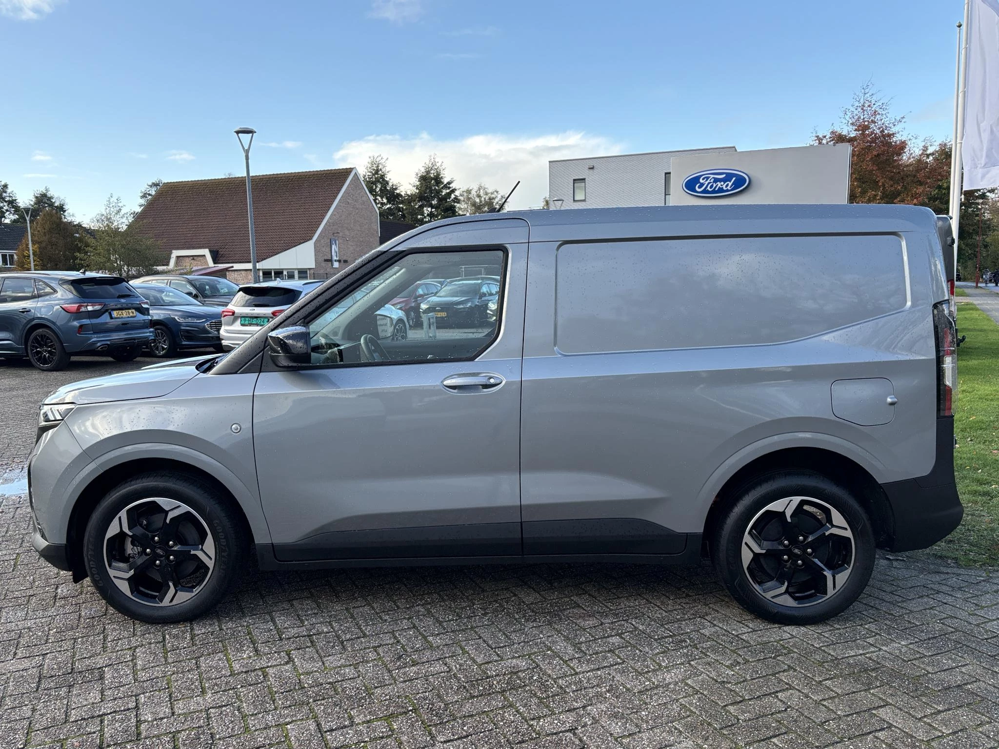 Hoofdafbeelding Ford Transit Courier