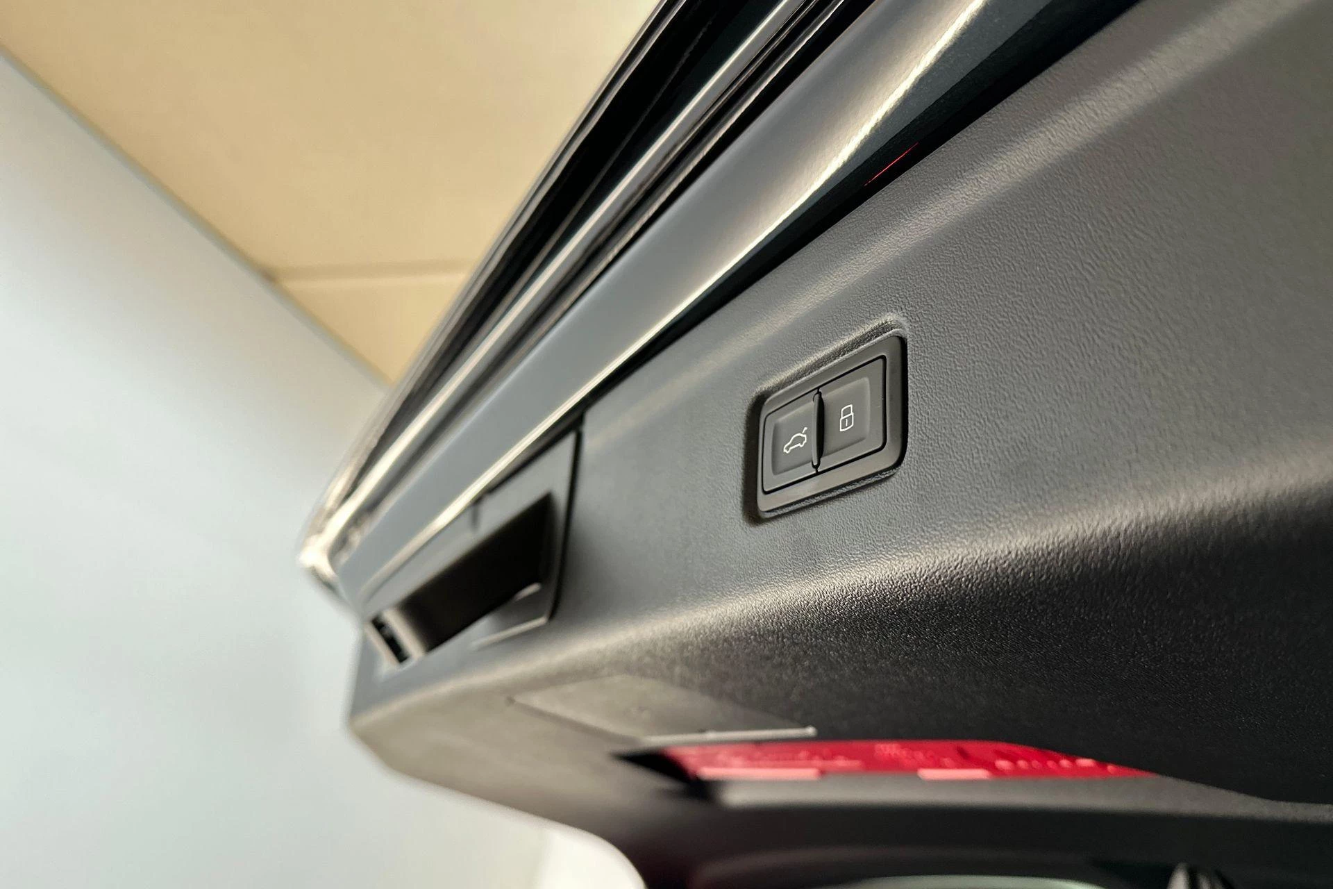 Hoofdafbeelding Audi A6 Avant e-tron