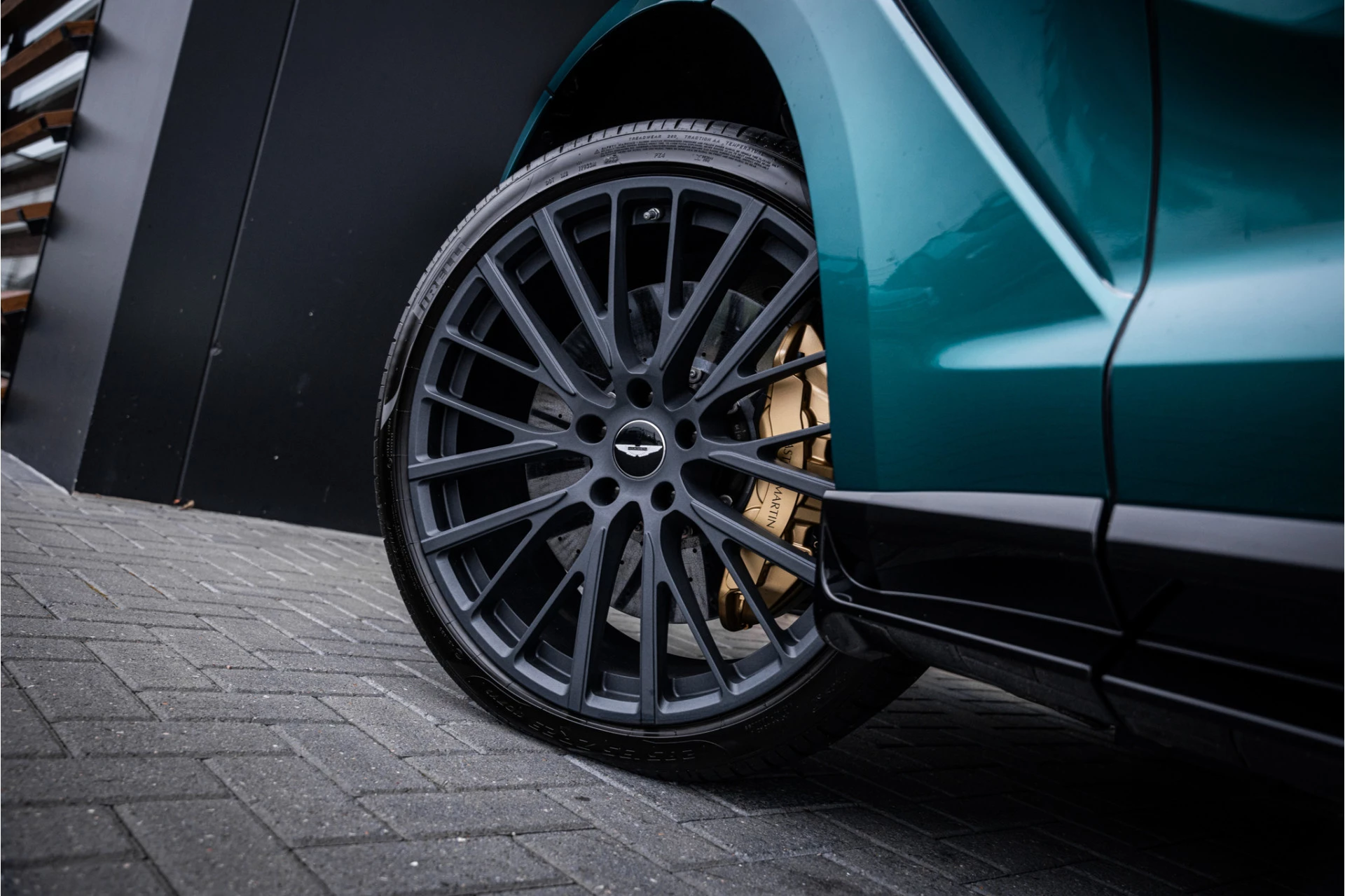 Hoofdafbeelding Aston Martin DBX
