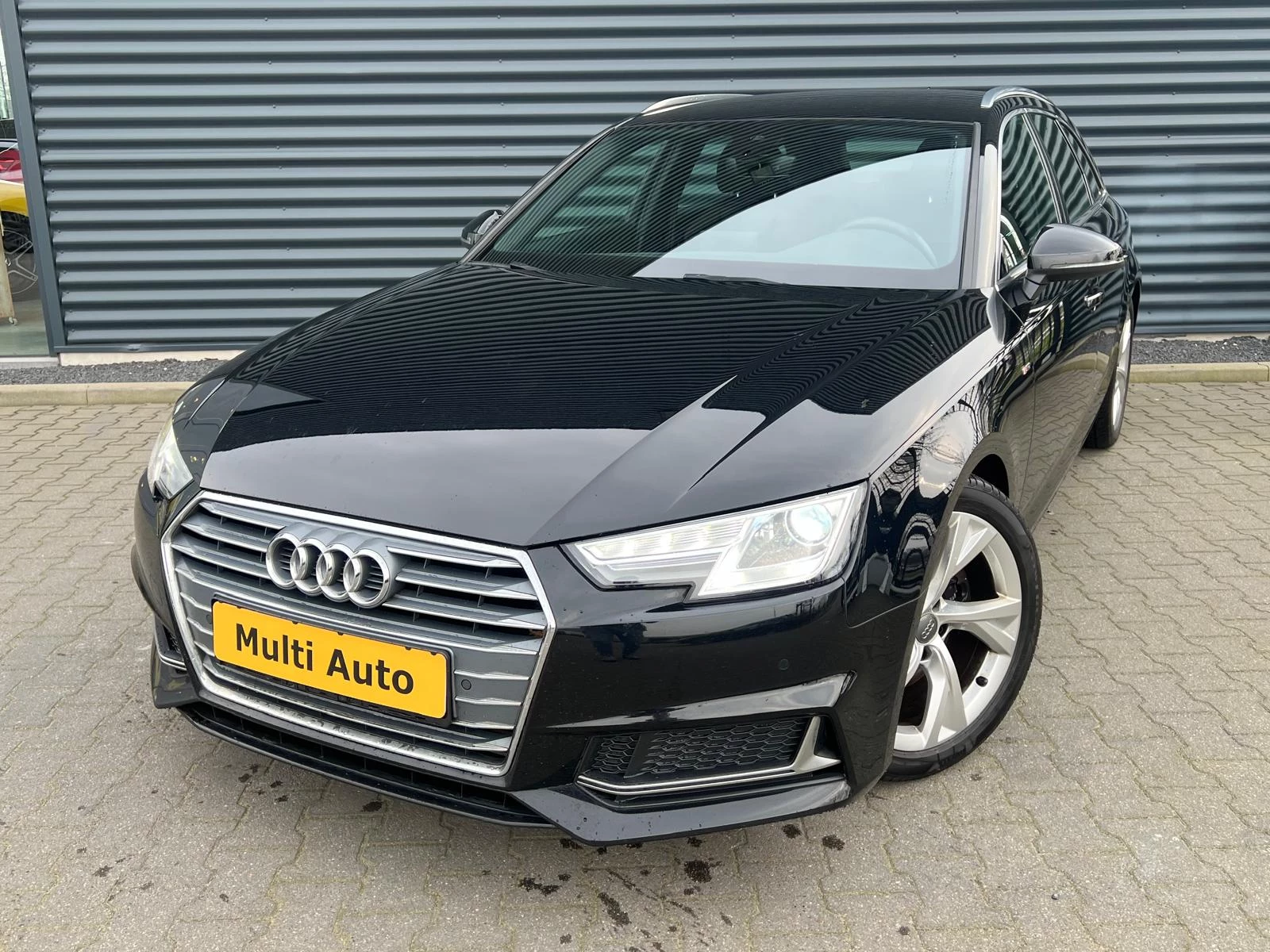 Hoofdafbeelding Audi A4